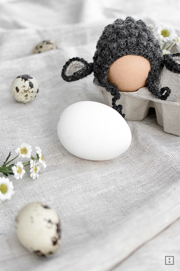 Osterlamm als Eierwärmer häkeln für Ostern Geschenidee