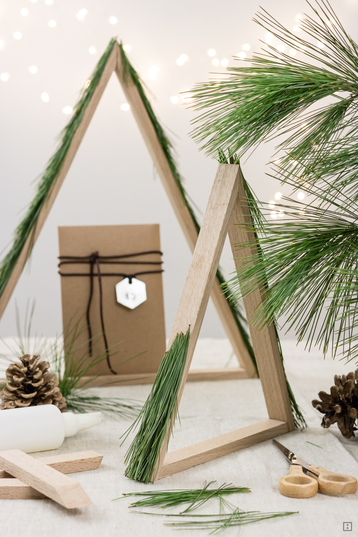 DIY Tannenbaum mit echten Nadeln minimalistisch skandinavisch Wanddekoration Tischdekoration Weihnachtsdekoration