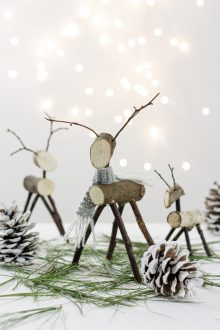 Rentiere und Elche aus Ästen selber basteln DIY Anleitung - Weihnachten natürlich dekorieren